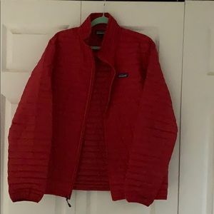 Patagonia “M’s Down Sweater”